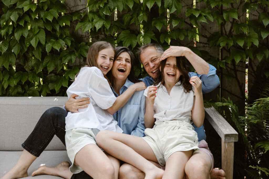 Gezin in eigen tuin in Utrecht