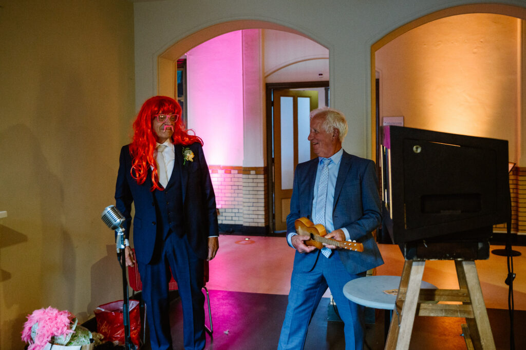 Dansvloer vol energie tijdens een trouwfeest in het historische Muntgebouw Utrecht.